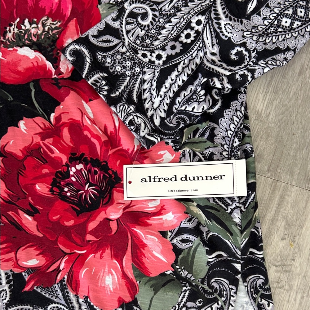 Alfred Dunner Black and Red Floral Paisley Long Sleeve Top - Picture 4 of 13